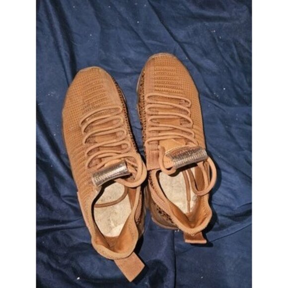 steve madden maxx sneakers 7 - Picture 6 of 6